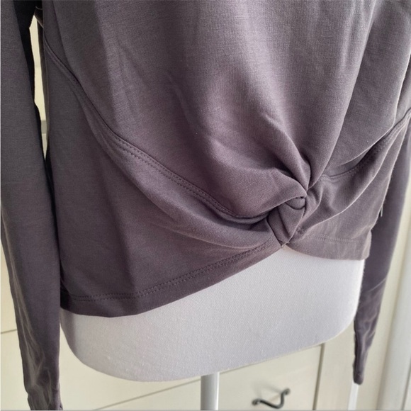 90 DEGREE BY REFLEX Terry Brushed High/Low Twist Front Top - Picture 11 of 14